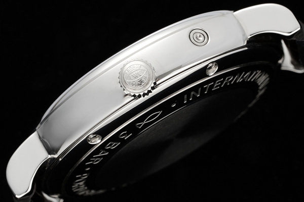 アイ・ダブリュー・シー角部分ディテール